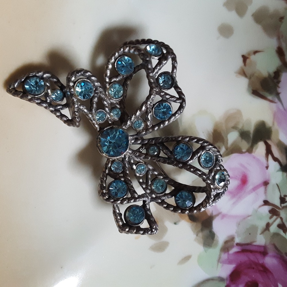 Vintage Bow Brooch